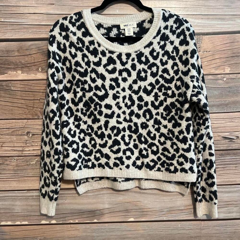 Beige black leopard print